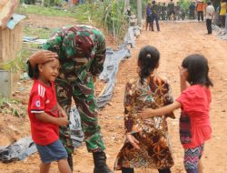 Tawa Anak-anak Mangsang Maju Jadi Energi Baru bagi Satgas TMMD 130